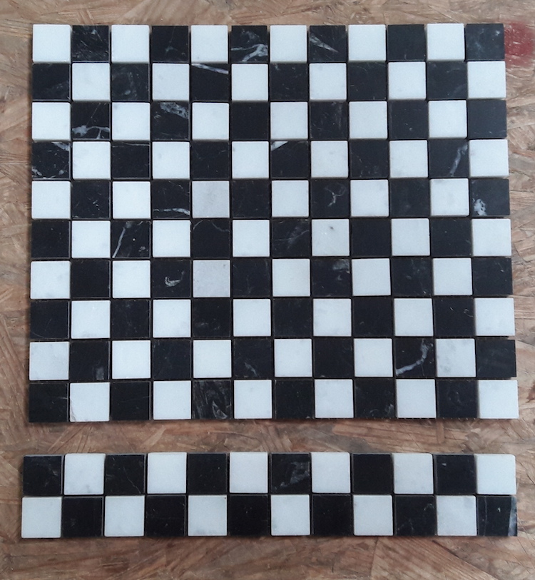 atleet Het beste camera Natuursteen blokjes zwart wit 2,3 x 2,3 cm met 1 cm dikte per matje online  bestellen - TEGELinfo