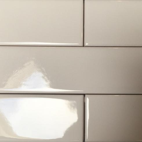     Liso glanzend wit strakke tegel met rechte randen 5 x 20 cm per 0,5 m2
