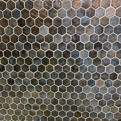     Hexagon XL glasmozaiek koperblauw glanzend 5 x 5 cm op matje per 0,49 m2
