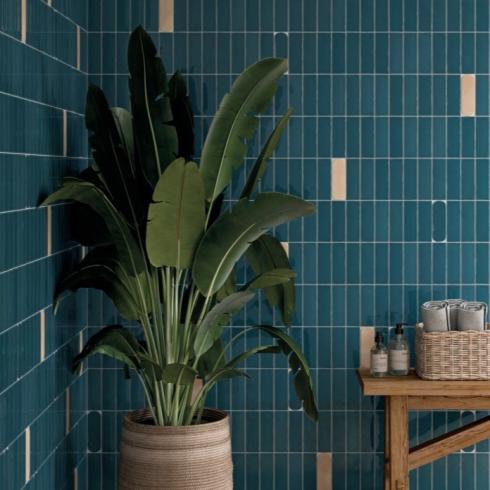     Bejmat look Aquarelle curve donkerblauw 5 x 15 cm per 0,53 m2
