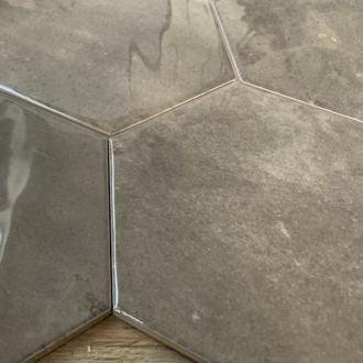     Grey taupe mood taupegrijze vintage gemêleerde hexagon wandtegel 15 x 17,3 cm per 0,86 m2
