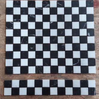     Natuursteen blokjes zwart wit 2,3 x 2,3 cm met 1 cm dikte per matje