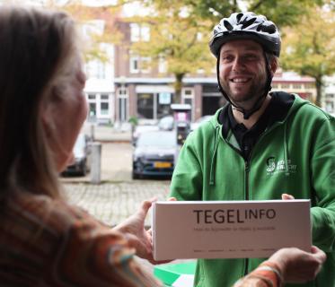     Beleef onze tegels zelf</br><span>met de sample service</span>
